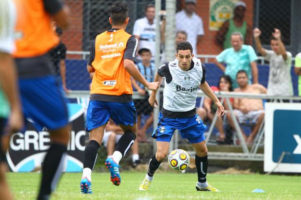 Luxemburgo confirma equipe com Bressan e Alex Telles contra a LDU Lucas Uebel, Divulgação/ Luxemburgo confirma equipe com Bressan e Alex Telles contra a LDU Lucas Uebel, Divulgação/
