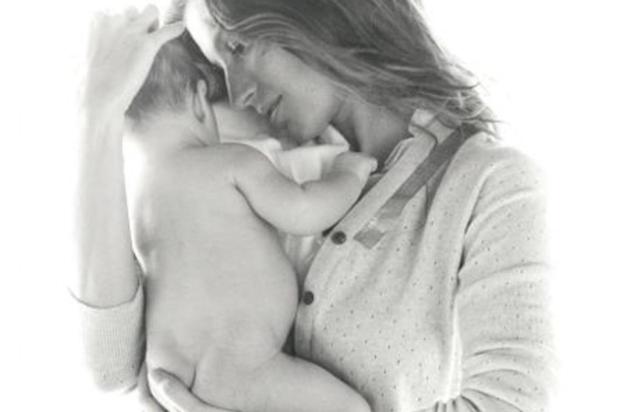 Gisele Bündchen posta foto com filho Facebook/Reprodução Gisele Bündchen posta foto com filho Facebook/Reprodução