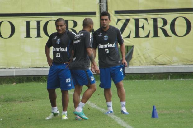 Laterais Pico, Gabriel e Edilson começam rotina de treinos em separado no Grêmio Adriano de Carvalho/