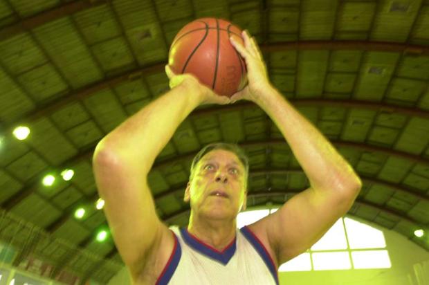 Morre o jogador de basquete master Paulão Koch aos 78 anos Adriana Franciosi/Agência RBS/