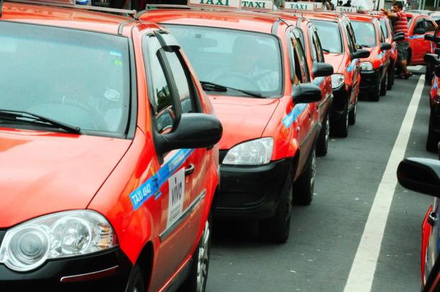 MP do Trabalho pede que todas as permissões de táxi em Porto Alegre sejam anuladas Jean Schwarz/Agencia RBS MP do Trabalho pede que todas as permissões de táxi em Porto Alegre sejam anuladas Jean Schwarz/Agencia RBS