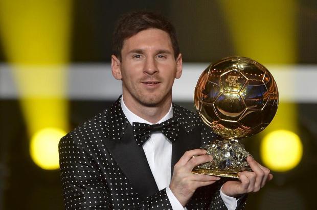 Messi afirma que trocaria Bolas de Ouro por título da Copa do Mundo FABRICE COFFRINI/AFP