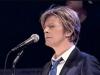  Depois de passar pela fase politizada, no início dos anos 1990, e eletrônica, no decorrer da década, Bowie assume o romantismo nos anos 2000. Uma das canções mais conhecidas do período é Heathen, de 2002