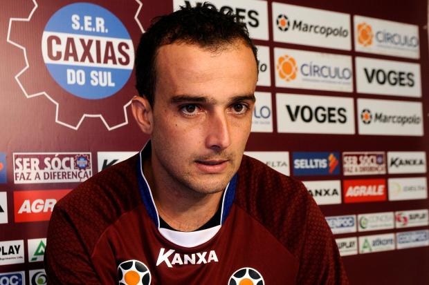 Lesão do único meia e salários atrasados atormentam o Caxias na preparação ao Gauchão Jonas Ramos/Especial Lesão do único meia e salários atrasados atormentam o Caxias na preparação ao Gauchão Jonas Ramos/Especial