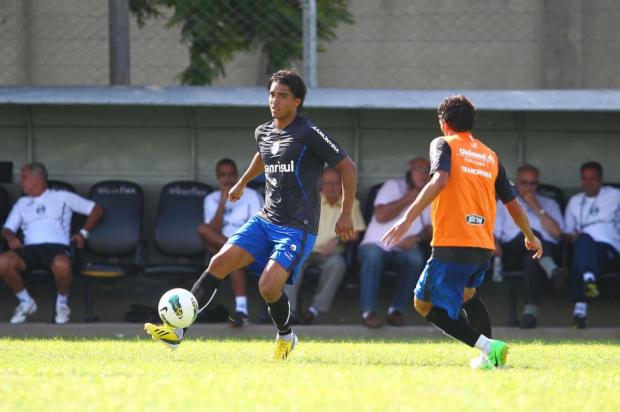 Em treino tático, Luxa testa base de possível equipe titular contra a LDU Lucas Uebel/Grêmio FBPA/Divulgação Em treino tático, Luxa testa base de possível equipe titular contra a LDU Lucas Uebel/Grêmio FBPA/Divulgação