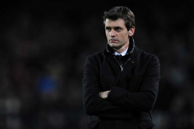 Tito Vilanova pode ficar afastado do Barça por seis semanas para tratamento AFP PHOTO/ LLUIS GENE/
