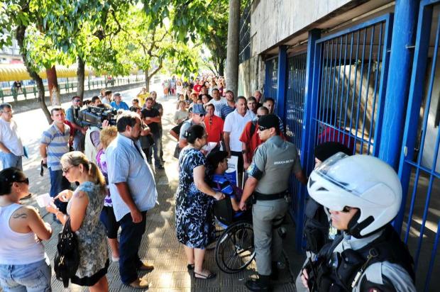 Paralisação de vigilantes fecha posto do INSS da Avenida Bento Gonçalves, em Porto Alegre Fernando Gomes/Agencia RBS