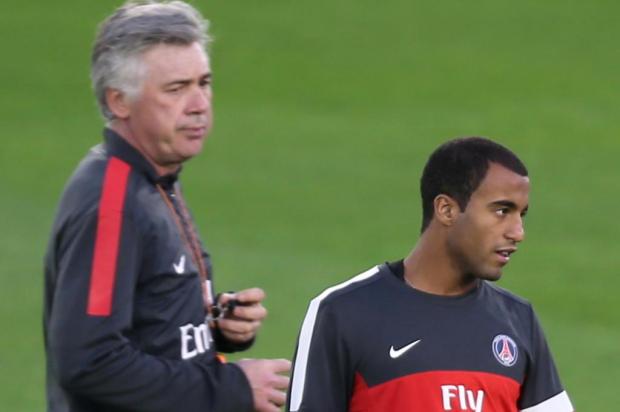 Ancelotti confirma que Lucas será titular em sua estreia oficial pelo PSG KARIM JAAFAR/AFP