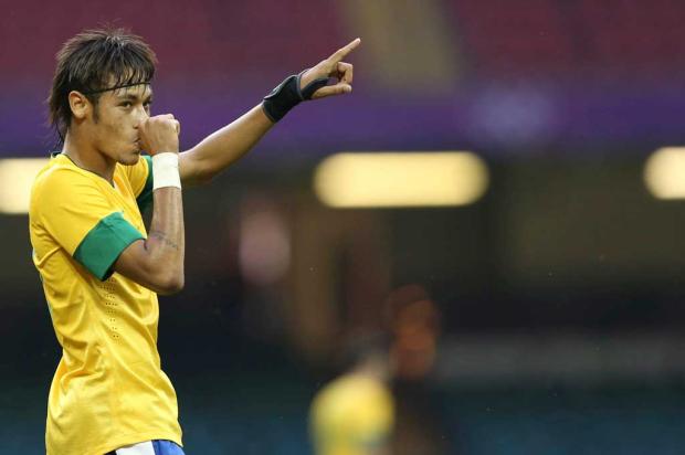 Neymar recebe o troféu de "Rei das Américas" no Uruguai MOWA PRESS/Divulgação/