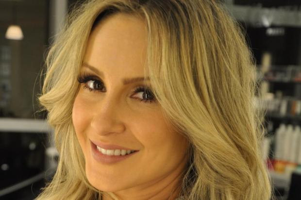Claudia Leitte divulga fotos do novo corte de cabelo Divulgação/Divulgação Claudia Leitte divulga fotos do novo corte de cabelo Divulgação/Divulgação
