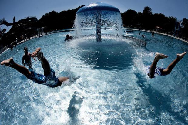 Conheça sete doenças que podem atrapalhar suas férias e veja como preveni-las VICTORIA BONN-MEUSER/AFP