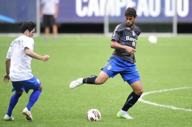 Mesmo identificando problemas, jogadores aprovam gramado da Arena Ricardo Duarte/Agencia RBS Mesmo identificando problemas, jogadores aprovam gramado da Arena Ricardo Duarte/Agencia RBS