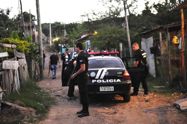 Policial militar é baleado na Vila das Laranjeiras, na Capital Luiz Armando Vaz/clicRBS