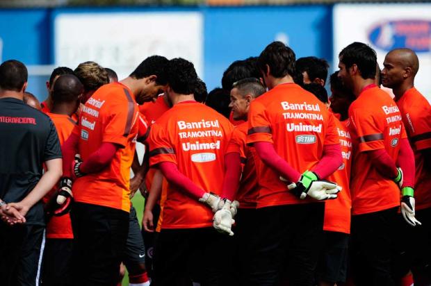 D'Alessandro lidera conversas com grupo de jogadores e comissão técnica na Serra Mauro Vieira/Agência RBS/ D'Alessandro lidera conversas com grupo de jogadores e comissão técnica na Serra Mauro Vieira/Agência RBS/