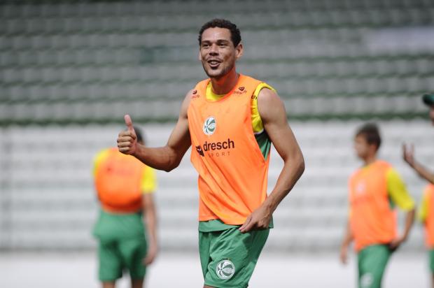 Zagueiro Diogo quer aproveitar a chance na final de domingo para recuperar vaga de titular Porthus Junior, Agência RBS/