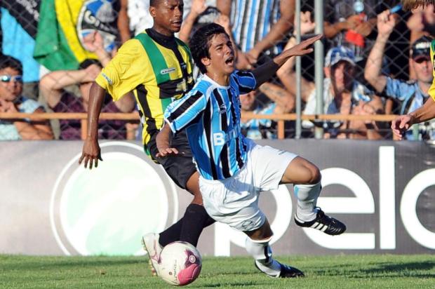 Bertoglio sofre lesão no tornozelo e é desfalque no Grêmio contra a LDU Edu Andrade/Grêmio FBPA/Divulgação