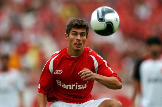 Ex-ídolo do Inter, meia Alex foi sugerido à direção como possível reforço Ver Descrição/Agencia RBS Ex-ídolo do Inter, meia Alex foi sugerido à direção como possível reforço Ver Descrição/Agencia RBS
