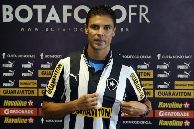 Bolívar já é chamado de "General" por companheiros de Botafogo Satiro Sodre/AGIF/Divulgação