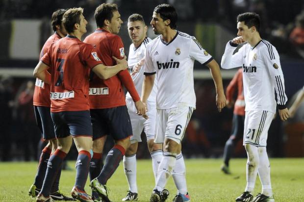Kaká é expulso em 18 minutos e Real empata com o Osasuna pelo Espanhol Ander Gillenea/AFP