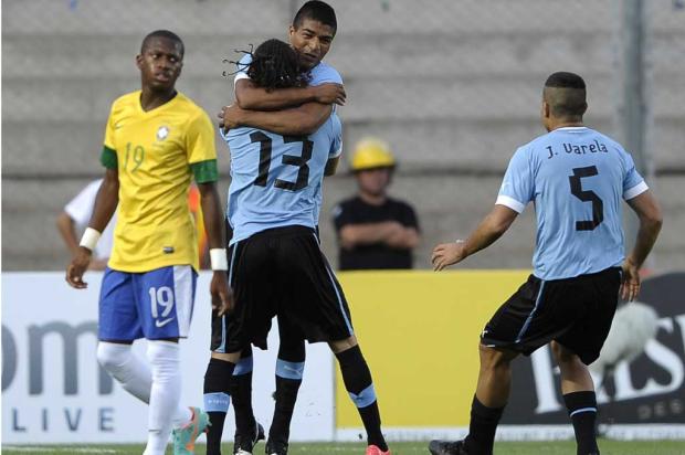 Brasil reage, mas perde para o Uruguai e se complica no Sul-Americano sub-20 ALEJANDRO PAGNI / AFP/