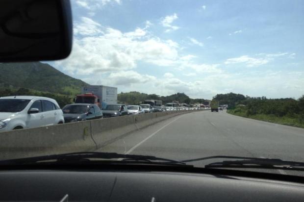 Engavetamento de veículos em Laguna na BR-101 gera fila de seis quilômetros Bruno Nicolodi/Arquivo pessoal