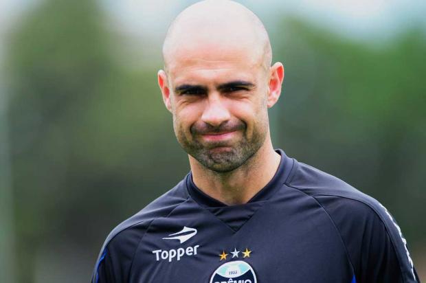 Zagueiro Cris confia no potencial do Grêmio: "Temos um grupo de qualidade" Ricardo Duarte/Agência RBS/
