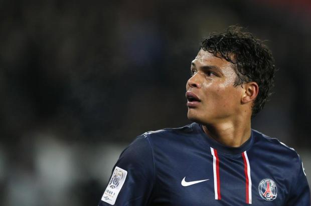 Lesionado, Thiago Silva deve desfalcar Seleção contra a Inglaterra KENZO TRIBOUILLARD/AFP