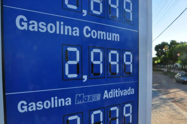 Preço da gasolina pode ficar com dois dígitos após vírgula Nauro Júnior/Agencia RBS Preço da gasolina pode ficar com dois dígitos após vírgula Nauro Júnior/Agencia RBS