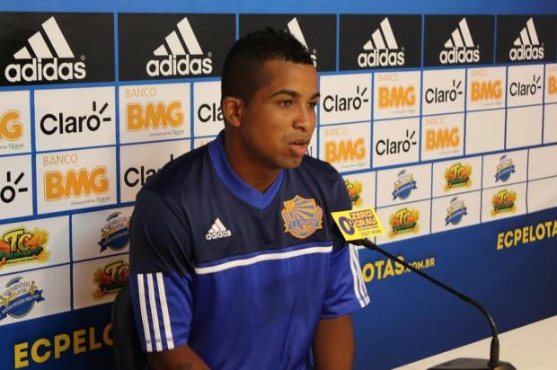 Pelotas apresenta peruano Junior Ponce Gabriel Ribeiro/Divulgação