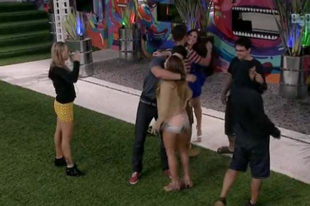 Marcelo e Kamilla entram na casa do BBB 13 e Fernanda ganha o 'Poder do Não' Reprodução/ TV Globo/ Marcelo e Kamilla entram na casa do BBB 13 e Fernanda ganha o 'Poder do Não' Reprodução/ TV Globo/