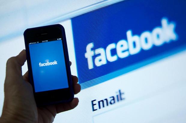 Aplicativo de mensagens no Facebook passa a oferecer chamadas gratuitas Karen BLEIER/AFP Aplicativo de mensagens no Facebook passa a oferecer chamadas gratuitas Karen BLEIER/AFP