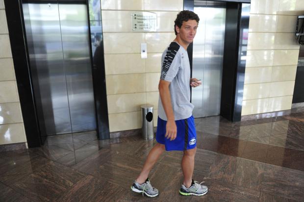 Prestes a ser anunciado, Vargas é elogiado por Elano e Zé Roberto em Quito Diego Vara/ Prestes a ser anunciado, Vargas é elogiado por Elano e Zé Roberto em Quito Diego Vara/