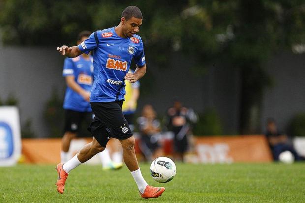 Com negócio emperrado pelo Santos, Inter praticamente descarta contratação de Bruno Peres Ricardo Saibu/Santos FC