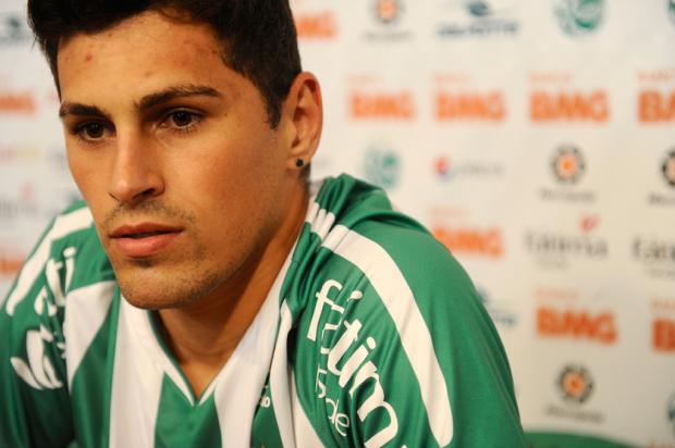 Lateral-esquerdo Romano tem lesão muscular confirmada e deixa o Juventude na mão por pelo menos 45 dias Maicon Damasceno/ Lateral-esquerdo Romano tem lesão muscular confirmada e deixa o Juventude na mão por pelo menos 45 dias Maicon Damasceno/