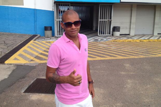 Após rescisão com o Grêmio, Gabriel é o novo lateral-direito do Inter Marco Souza/