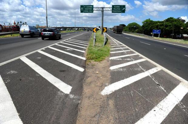 Sinalização em trecho da freeway confunde estrangeiros no RS Fernando Gomes/Agencia RBS Sinalização em trecho da freeway confunde estrangeiros no RS Fernando Gomes/Agencia RBS