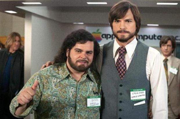 Confira novas fotos da cinebiografia de Steve Jobs com Ashton Kutcher Reprodução/Reprodução Confira novas fotos da cinebiografia de Steve Jobs com Ashton Kutcher Reprodução/Reprodução