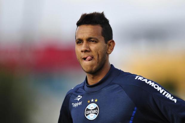Grêmio busca regularizar situação de Souza para estreia da Libertadores Diego Vara/Agencia RBS