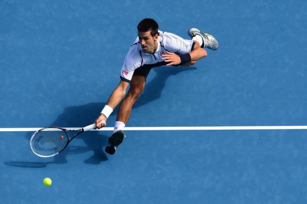 Djokovic tem trabalho, mas passa por Stepanek e vai às oitavas em Melbourne William West/AFP Djokovic tem trabalho, mas passa por Stepanek e vai às oitavas em Melbourne William West/AFP