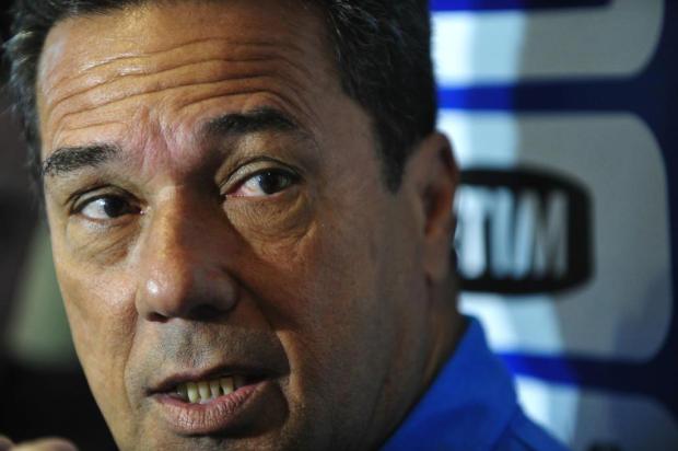 Com Cris como dúvida e Vargas confirmado, Luxemburgo não revela time para enfrentar a LDU Diego Vara/Agencia RBS Com Cris como dúvida e Vargas confirmado, Luxemburgo não revela time para enfrentar a LDU Diego Vara/Agencia RBS
