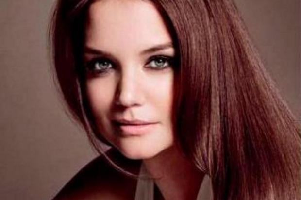 Katie Holmes vira sócia de marca de cosméticos para cabelos Reprodução/Reprodução Katie Holmes vira sócia de marca de cosméticos para cabelos Reprodução/Reprodução