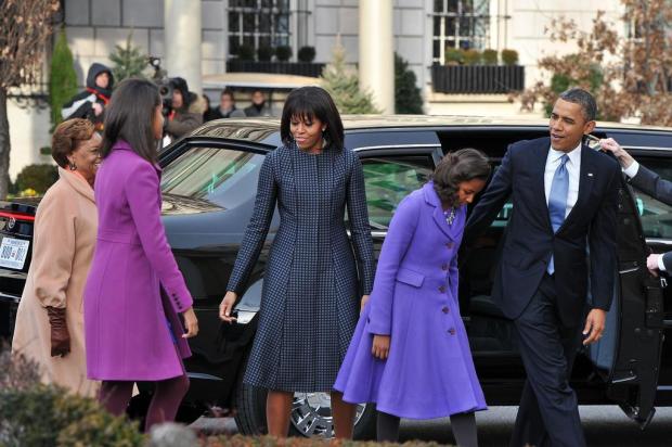 Michelle Obama aparece com produção de Thom Browne para missa de posse Nicholas Kamm/AFP