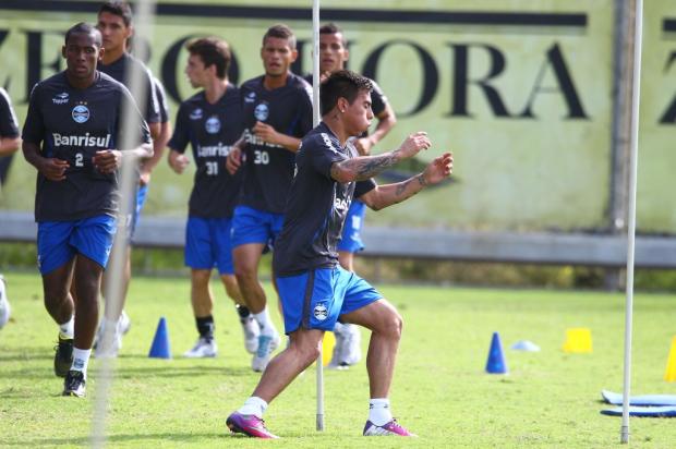 Vargas faz treino físico no gramado suplementar do Olímpico Lucas Uebel/Divulgação Grêmio