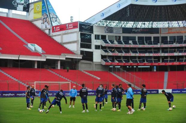 Em Quito, LDU e Grêmio iniciam mata-mata pela primeira fase da Libertadores Diego Vara/AgênciaRBS Em Quito, LDU e Grêmio iniciam mata-mata pela primeira fase da Libertadores Diego Vara/AgênciaRBS