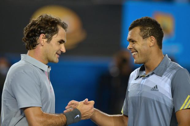 Federer vence Tsonga e encara Andy Murray nas semifinais na Austrália PAUL CROCK / AFP/