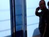 O PM novamente faz uma ligação de seu telefone celular, chamando socorro para os feridos no incidente, conforme o delegado que investiga o caso.