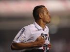 Luis Fabiano é multado e suspenso por quatro jogos na Libertadores YASUYOSHI CHIBA / AFP/ Luis Fabiano é multado e suspenso por quatro jogos na Libertadores YASUYOSHI CHIBA / AFP/