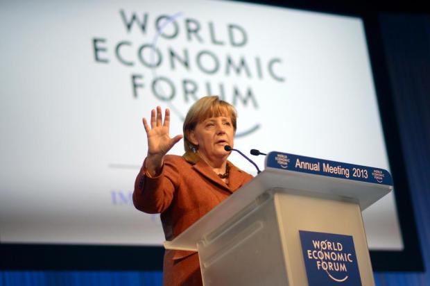 Merkel expressa otimismo condicional sobre a Europa JOHANNES EISELE/AFP Merkel expressa otimismo condicional sobre a Europa JOHANNES EISELE/AFP