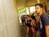Candidatos comemoraram a aprovação na reitoria da UFRGS. A universidade divulgou o listão com os 5.424 aprovados no vestibular 2013