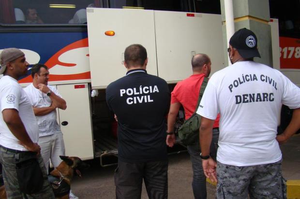 Polícia Civil faz operação na rodoviária de Tramandaí e detém oito pessoas Ellen Dick/Divulgação Denarc Polícia Civil faz operação na rodoviária de Tramandaí e detém oito pessoas Ellen Dick/Divulgação Denarc